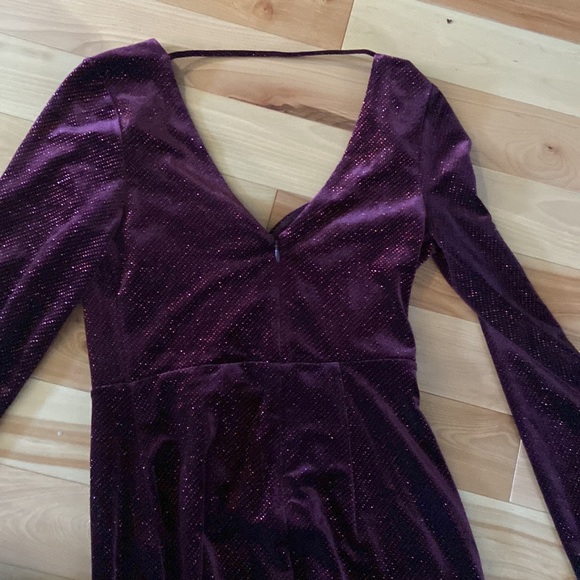 NWT Express maroon sparkly plunging sweetheart long sleeve velvet minidress XS - Picture 5 of 7
